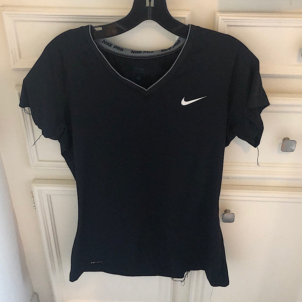 black nike compression top 🖤